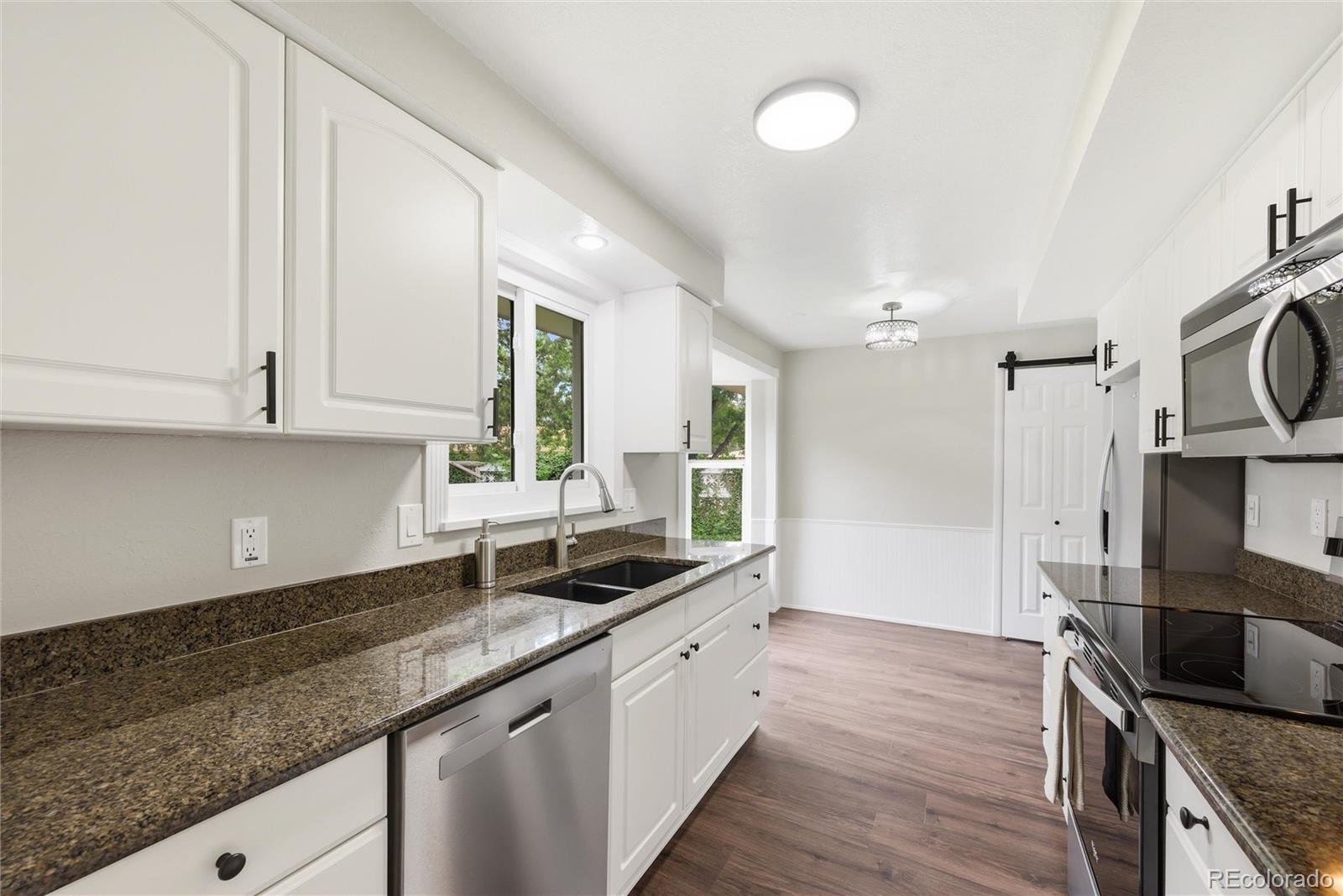 MLS Image #13 for 6902  oak way,arvada, Colorado