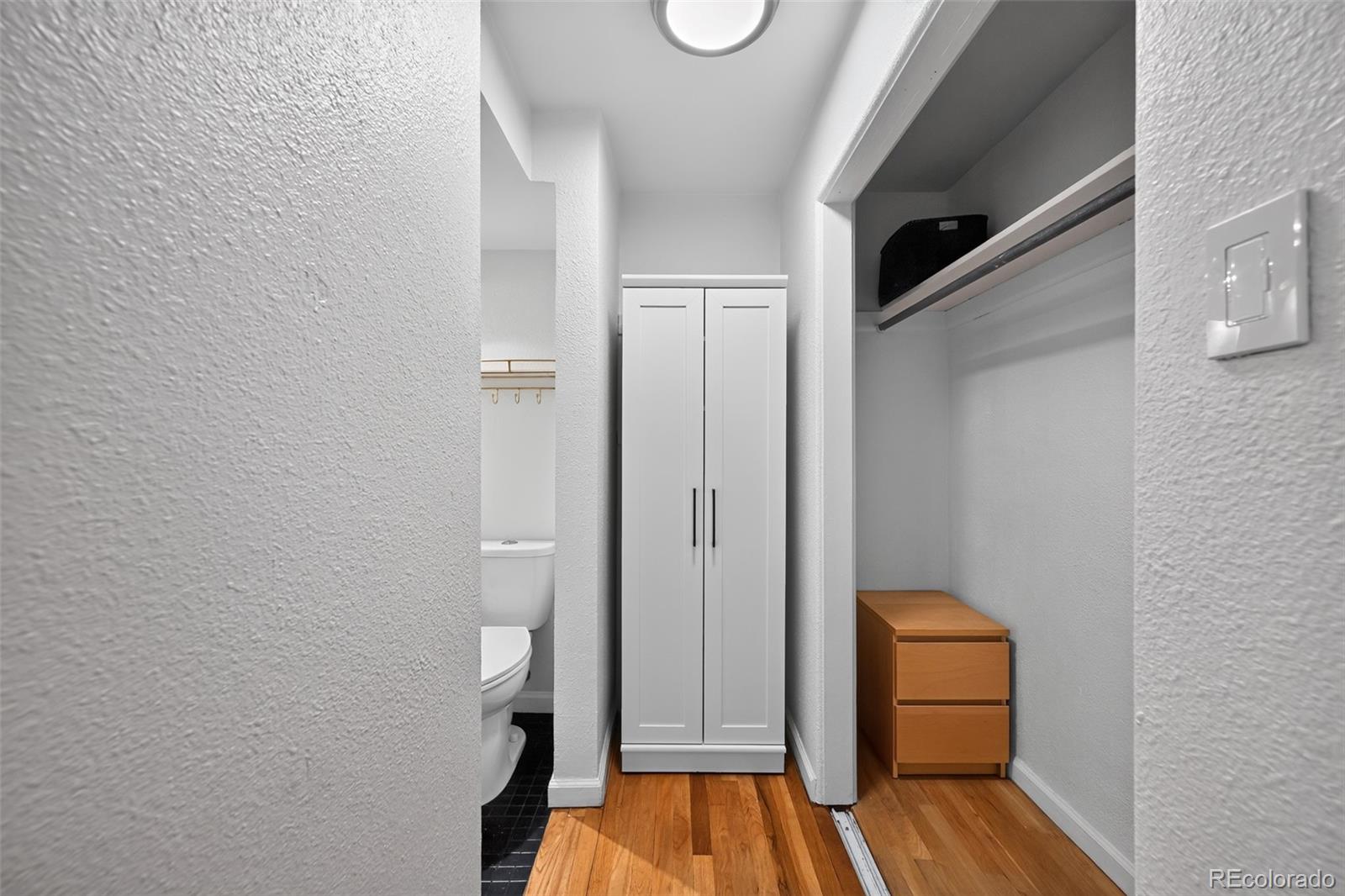 MLS Image #16 for 2480 w caithness place,denver, Colorado