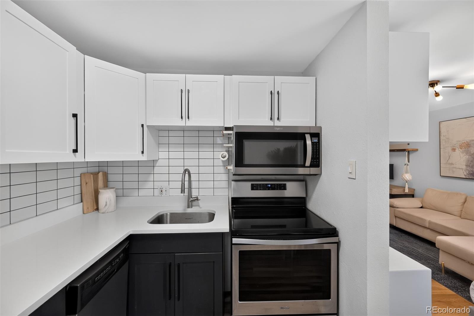 MLS Image #7 for 2480 w caithness place,denver, Colorado