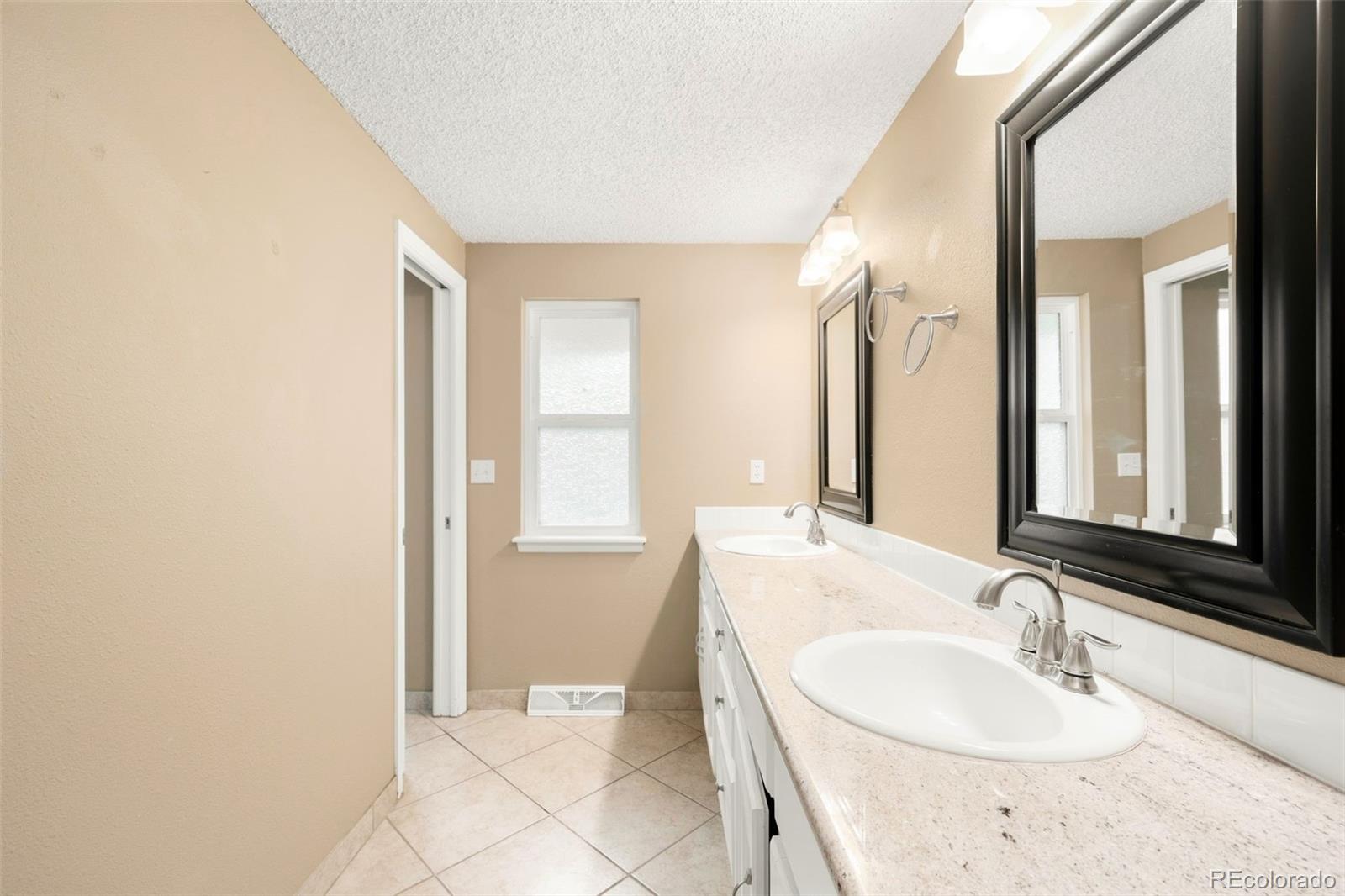 MLS Image #15 for 7912 s xenia court,centennial, Colorado