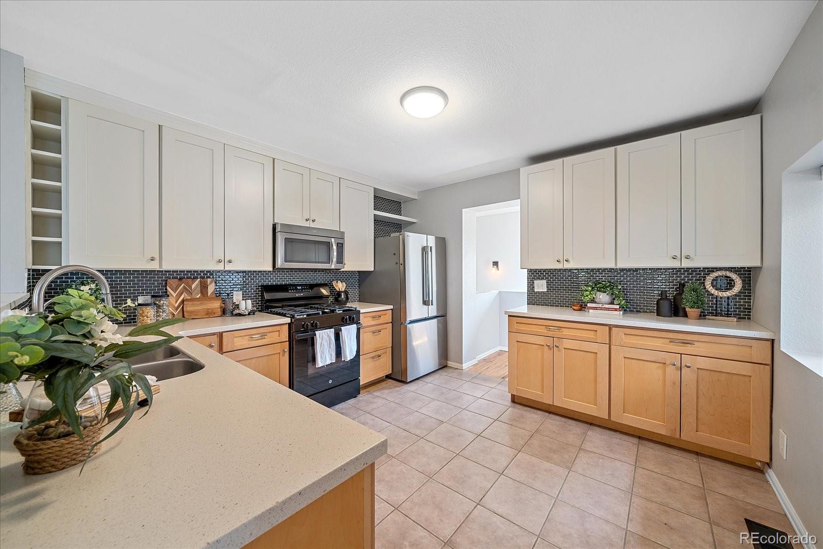 MLS Image #11 for 2920 n race street,denver, Colorado