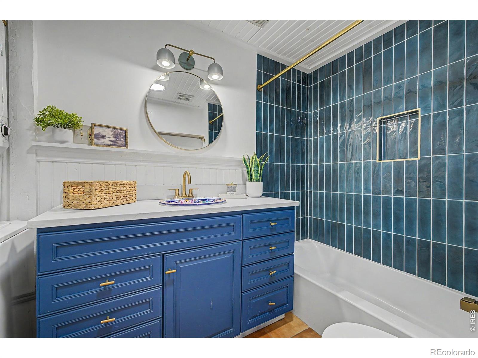 MLS Image #11 for 1962 s logan street,denver, Colorado