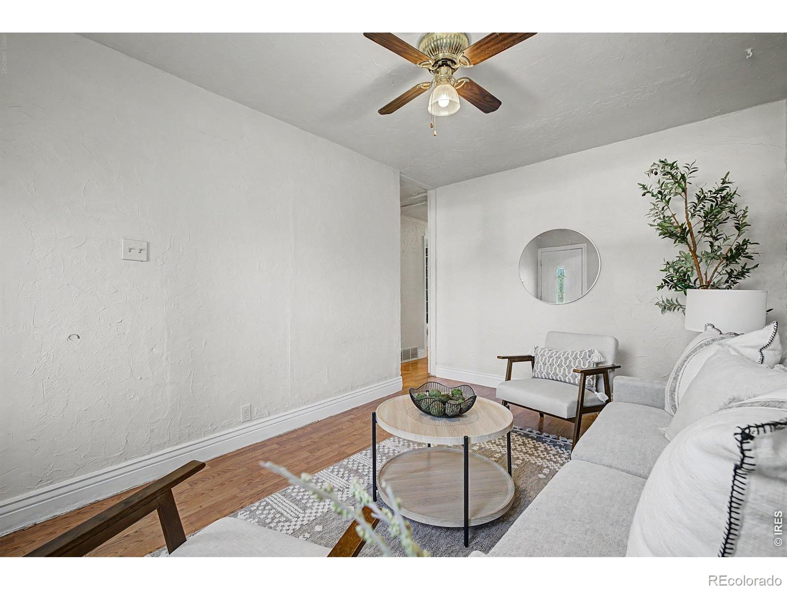 MLS Image #3 for 1962 s logan street,denver, Colorado