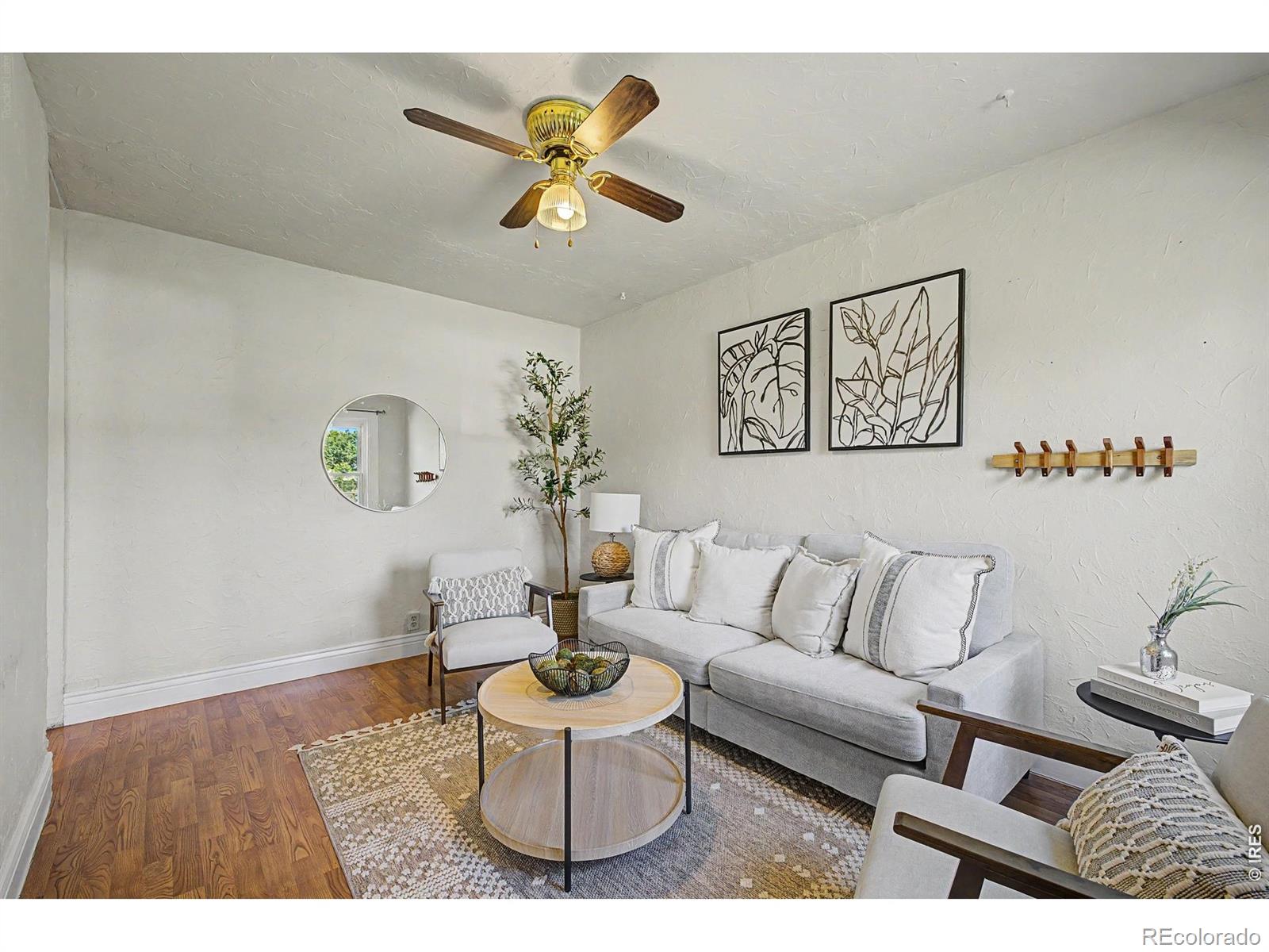 MLS Image #4 for 1962 s logan street,denver, Colorado