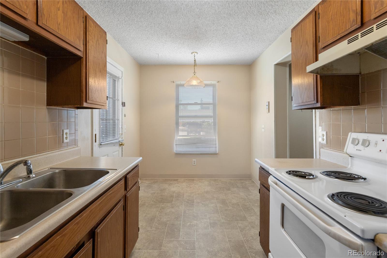 MLS Image #6 for 1541 s owens street 47,denver, Colorado