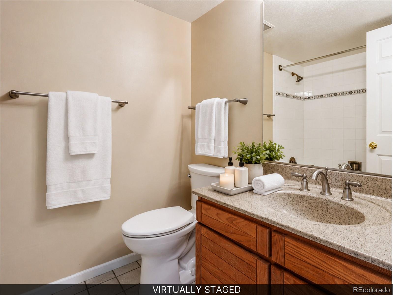 MLS Image #17 for 2267 s yosemite circle,denver, Colorado