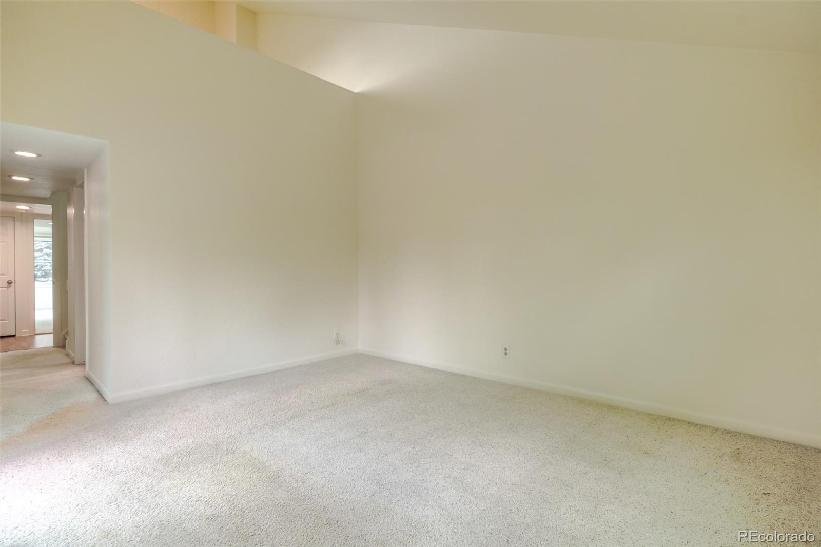 MLS Image #19 for 2267 s yosemite circle,denver, Colorado