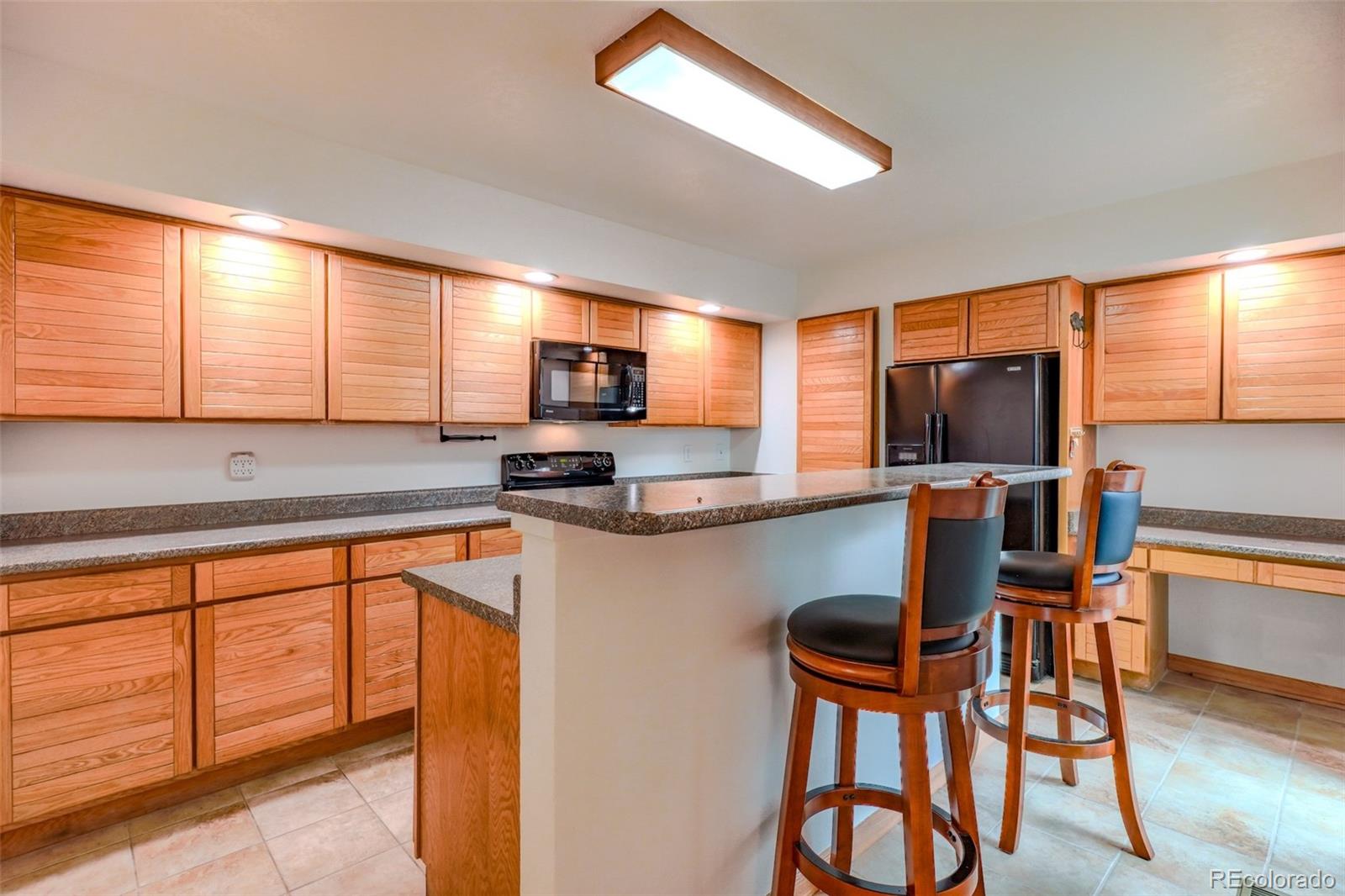 MLS Image #6 for 2267 s yosemite circle,denver, Colorado