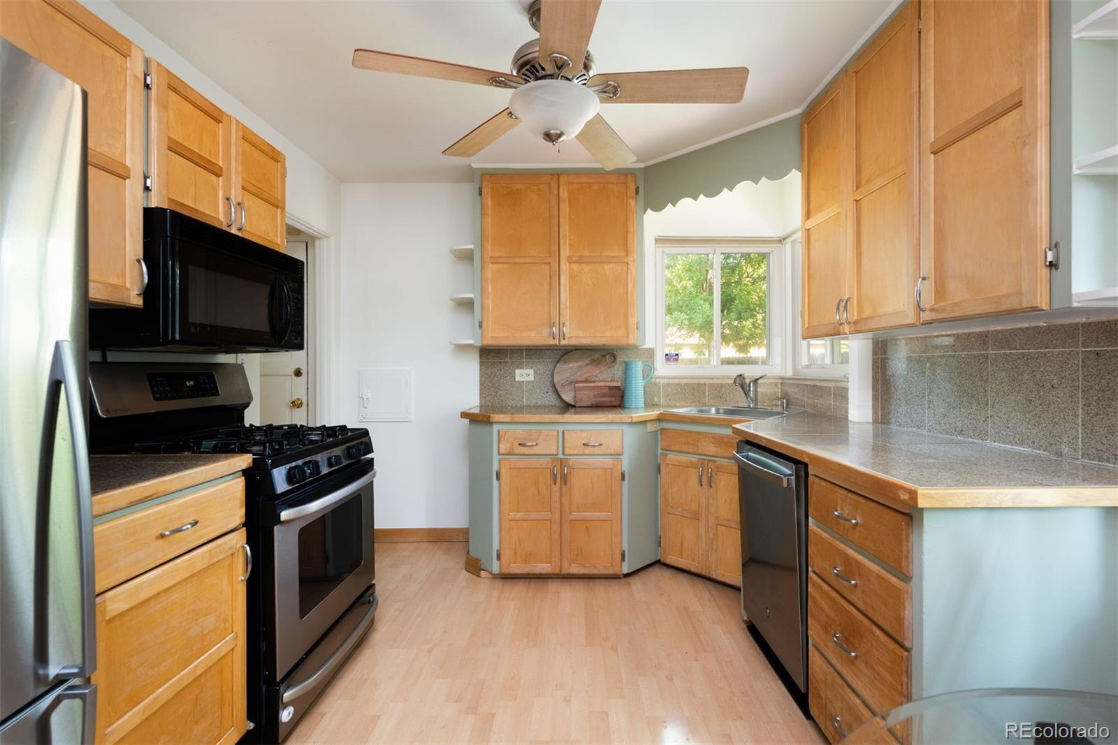 MLS Image #3 for 518  magnolia street,denver, Colorado