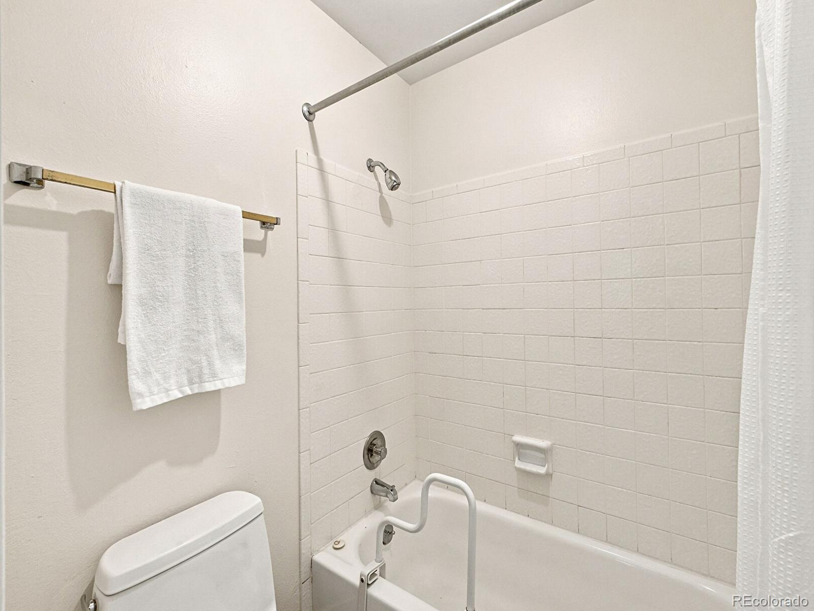 MLS Image #6 for 6455 e bates avenue,denver, Colorado