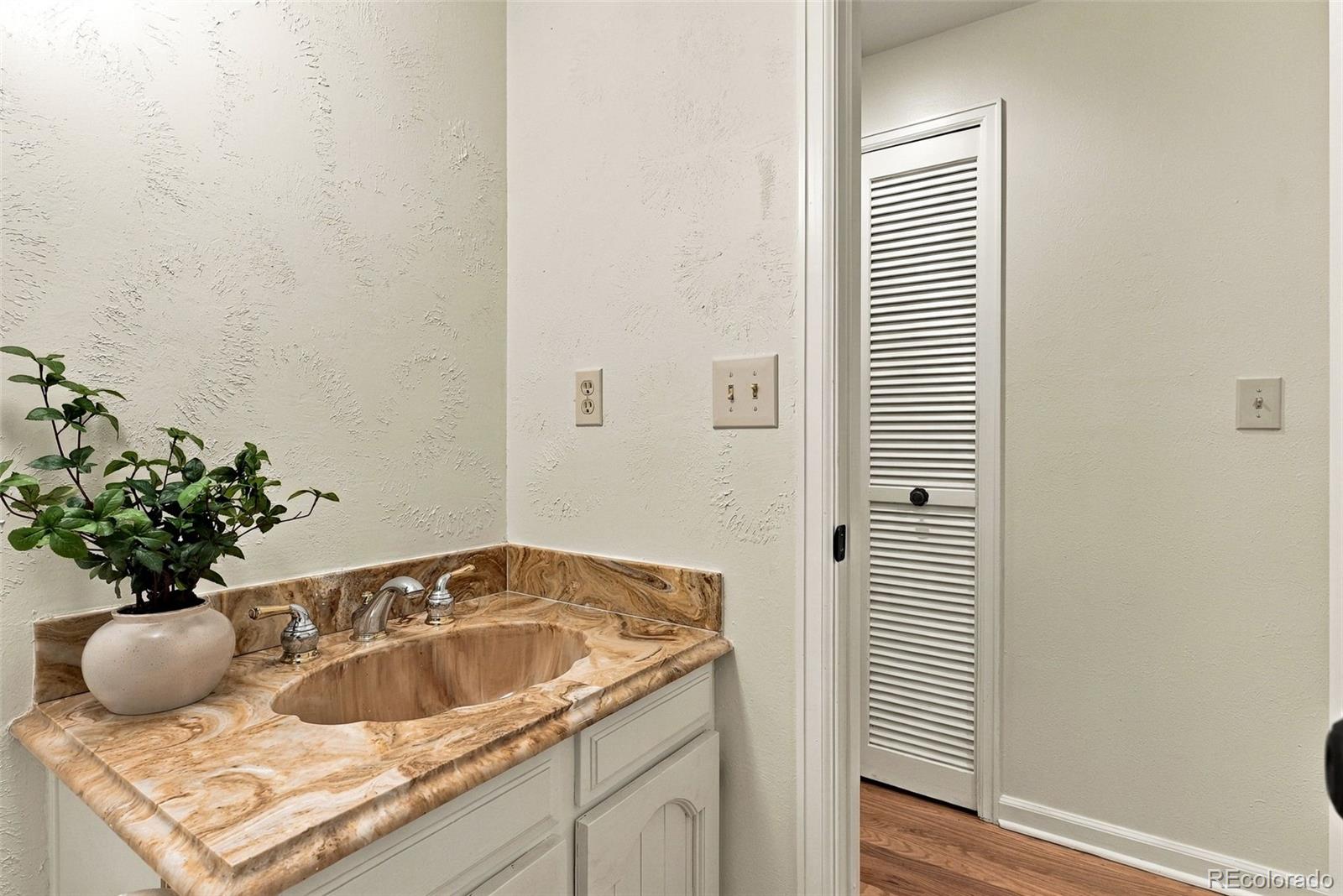 MLS Image #24 for 5937 s eudora way,littleton, Colorado