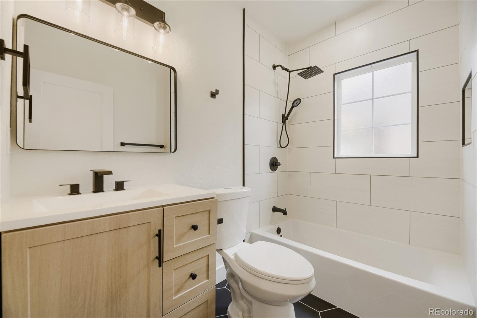 MLS Image #17 for 2451 n york street,denver, Colorado