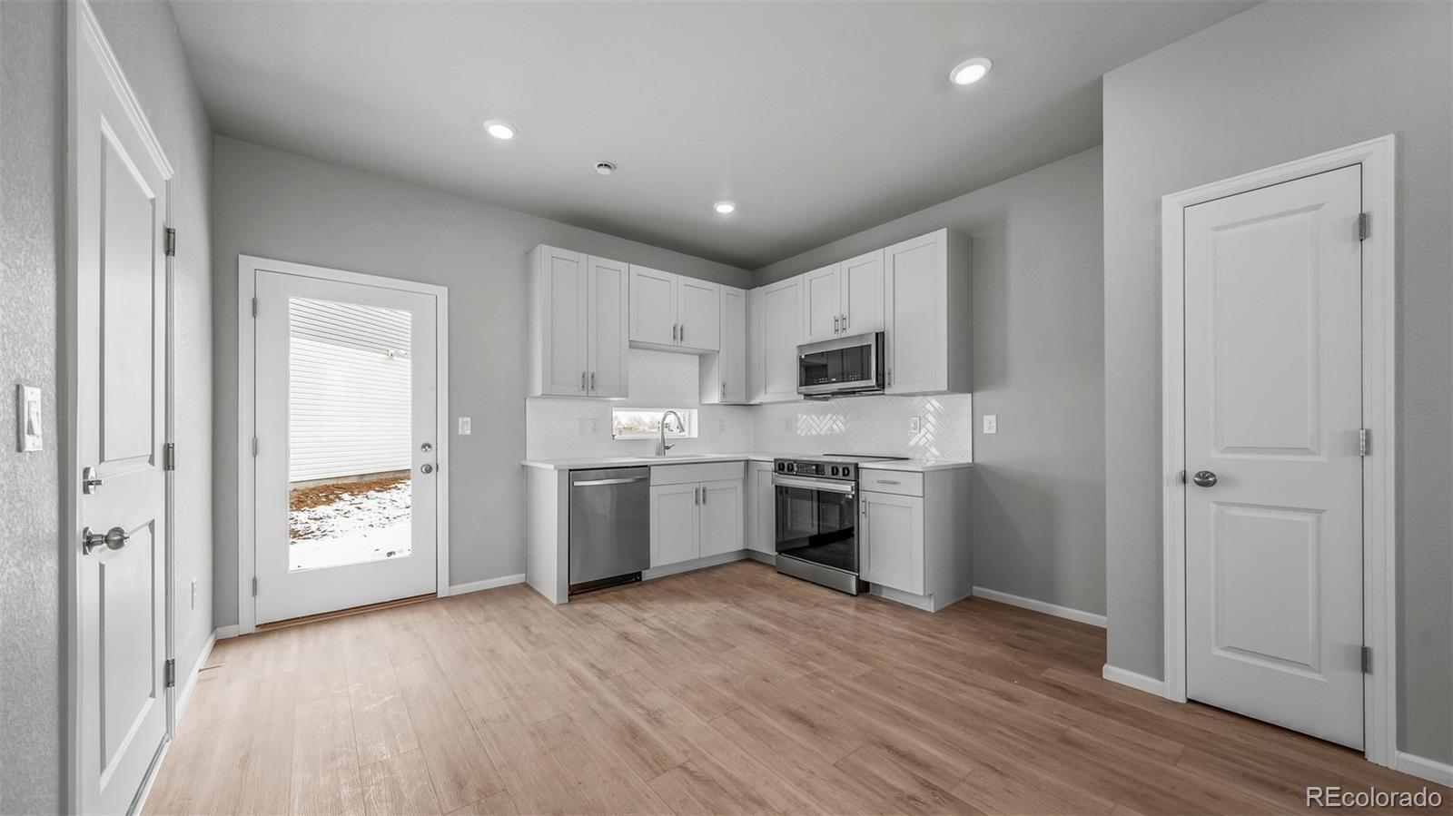 MLS Image #6 for 9997  revere court,commerce city, Colorado