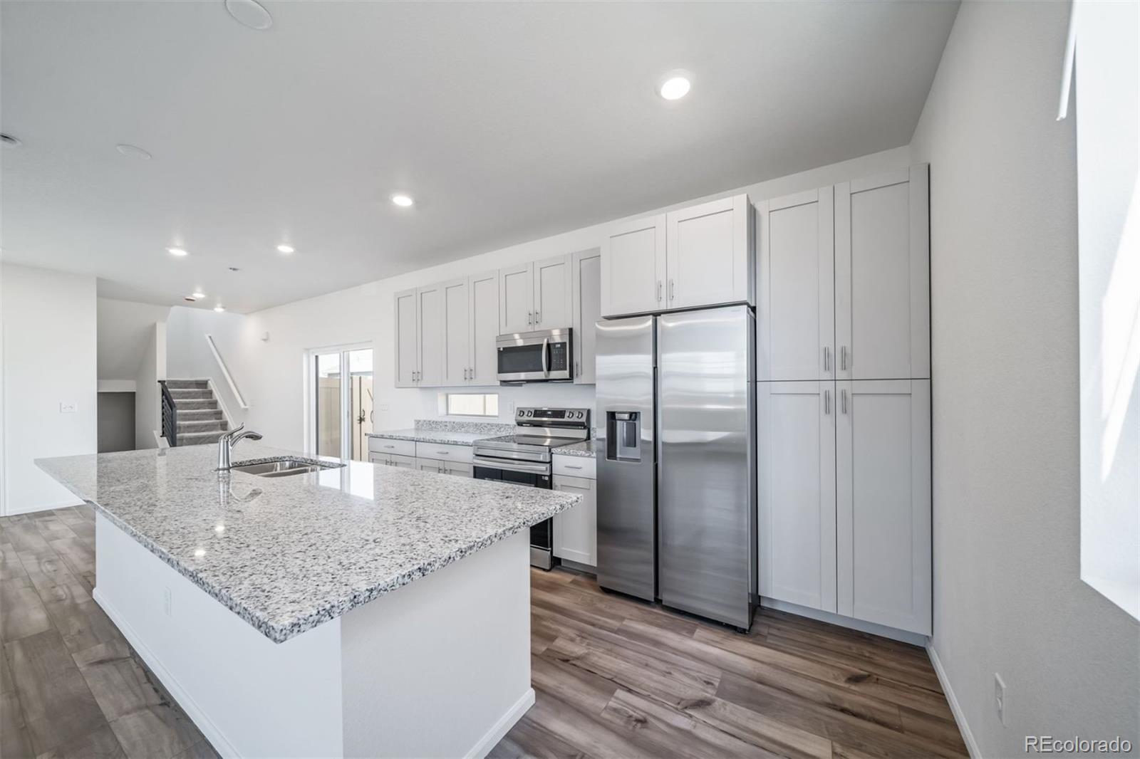 MLS Image #5 for 10082  salem court,commerce city, Colorado