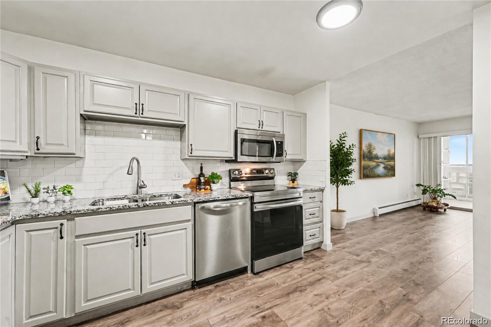 MLS Image #8 for 300 s clinton street,denver, Colorado