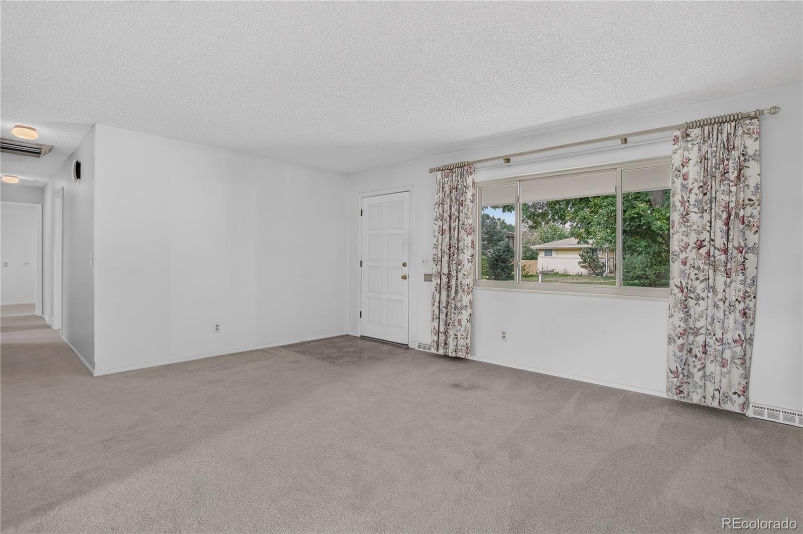MLS Image #4 for 2974 s eaton street,denver, Colorado