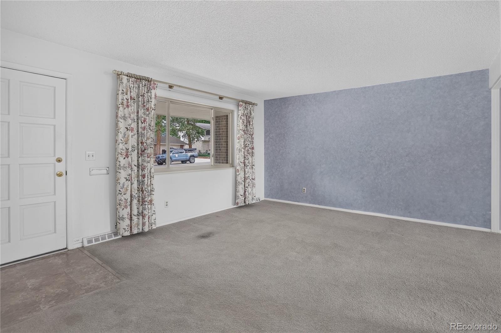 MLS Image #5 for 2974 s eaton street,denver, Colorado