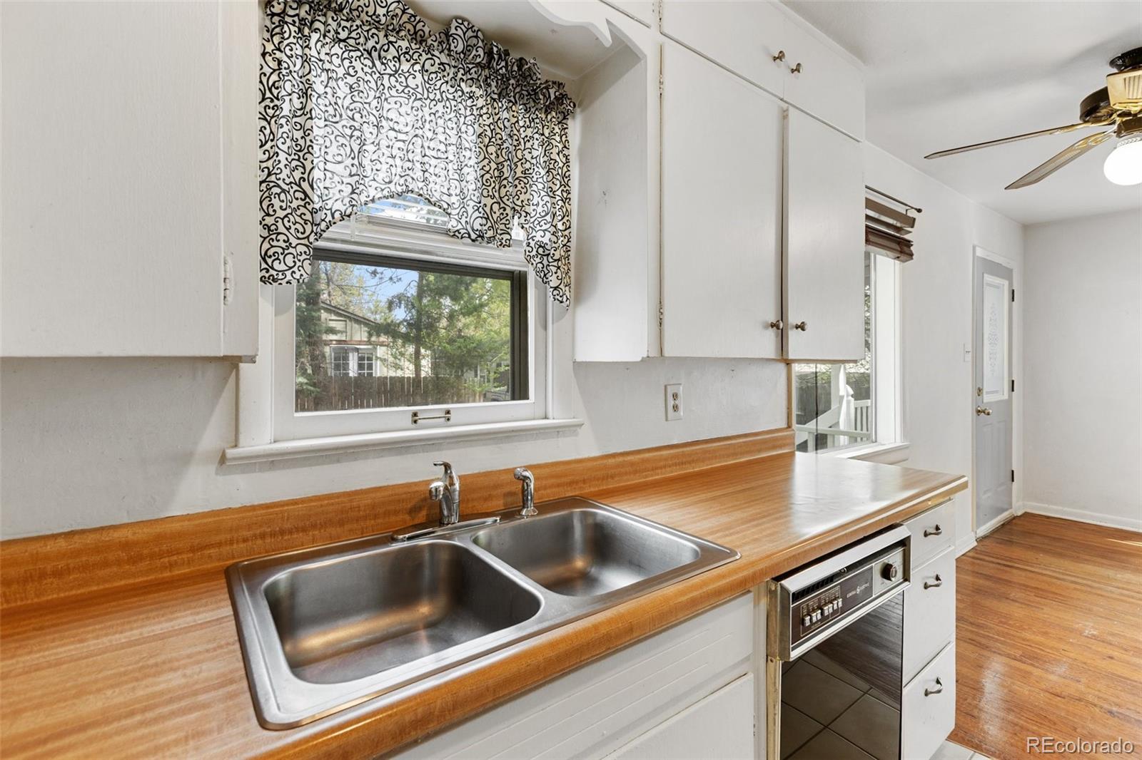 MLS Image #16 for 1527 w cheyenne road,colorado springs, Colorado