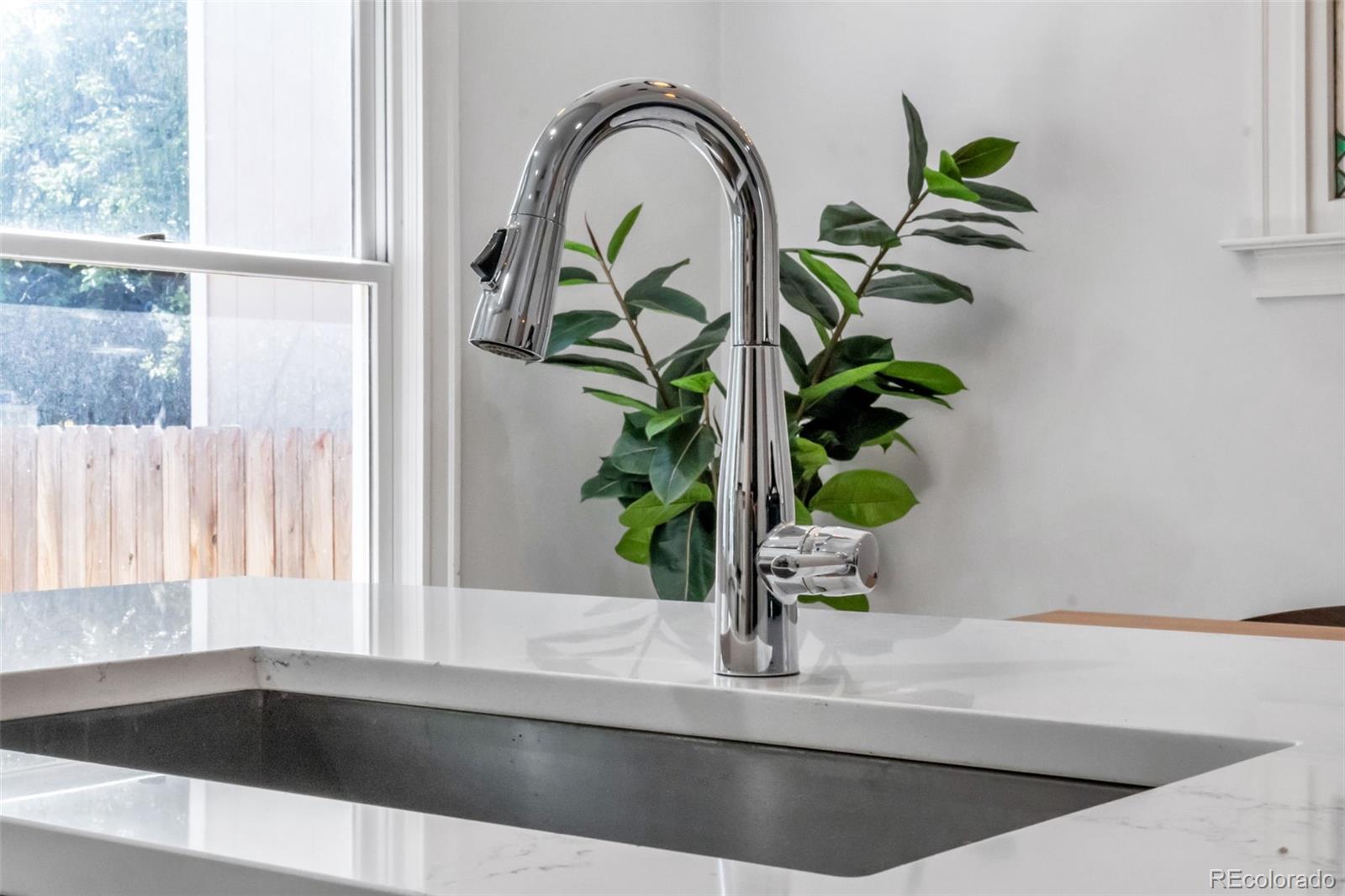 MLS Image #11 for 960 n downing street,denver, Colorado