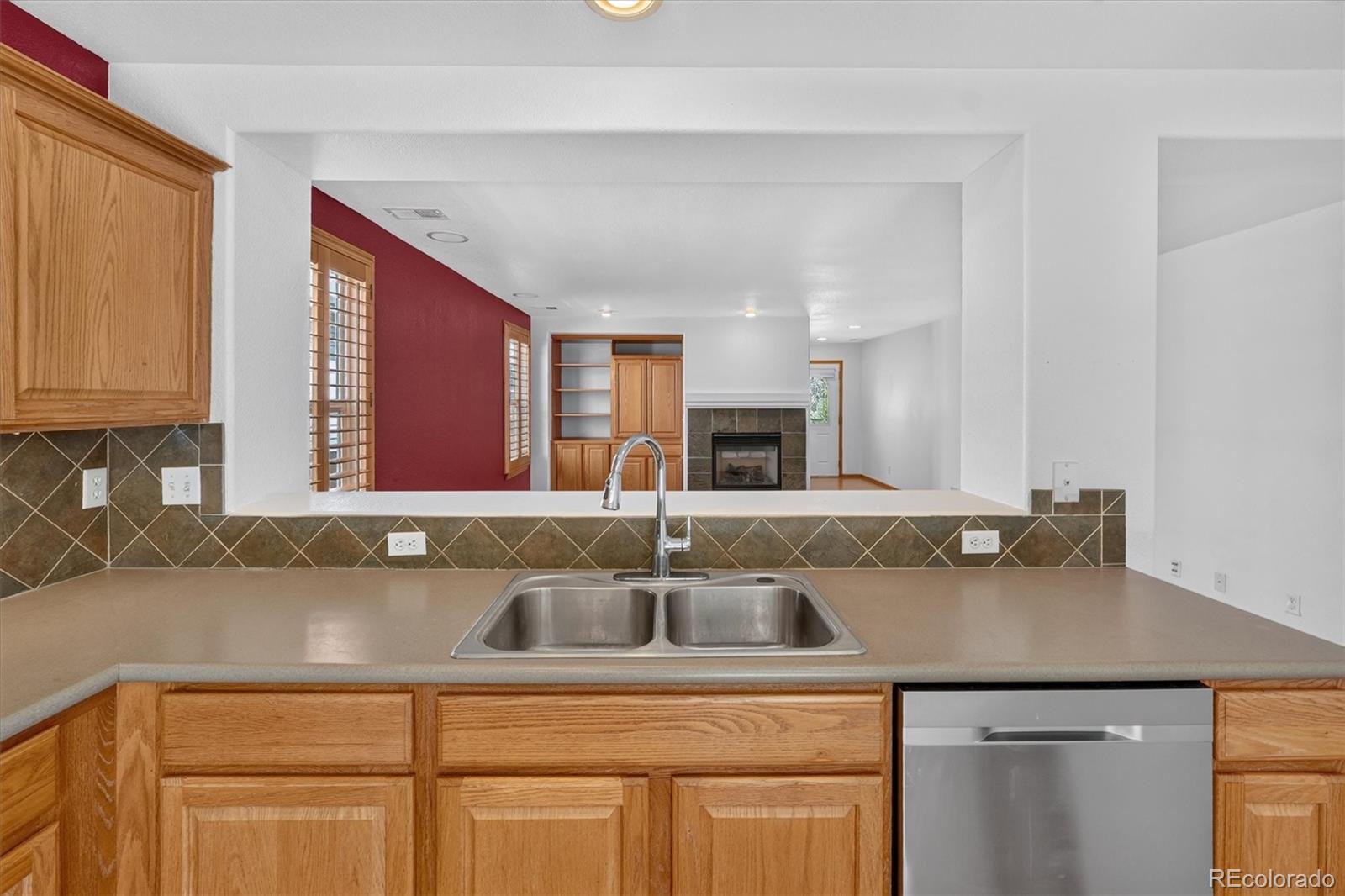 MLS Image #12 for 5531  lewiston court,denver, Colorado