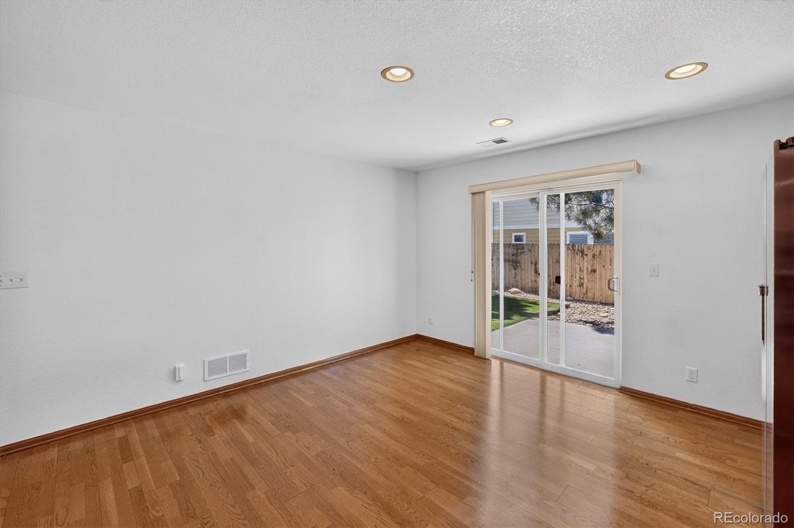 MLS Image #15 for 5531  lewiston court,denver, Colorado