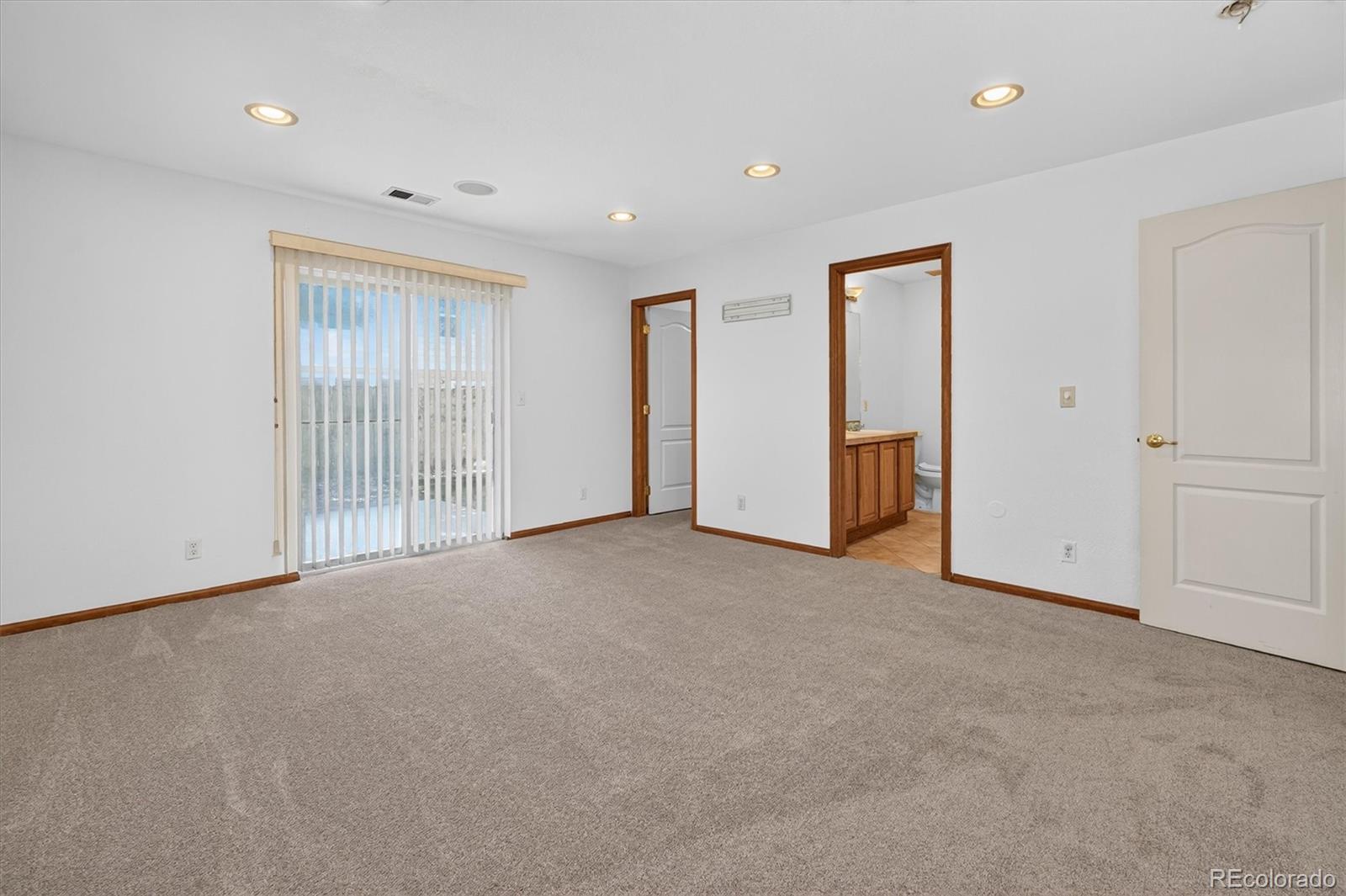 MLS Image #17 for 5531  lewiston court,denver, Colorado