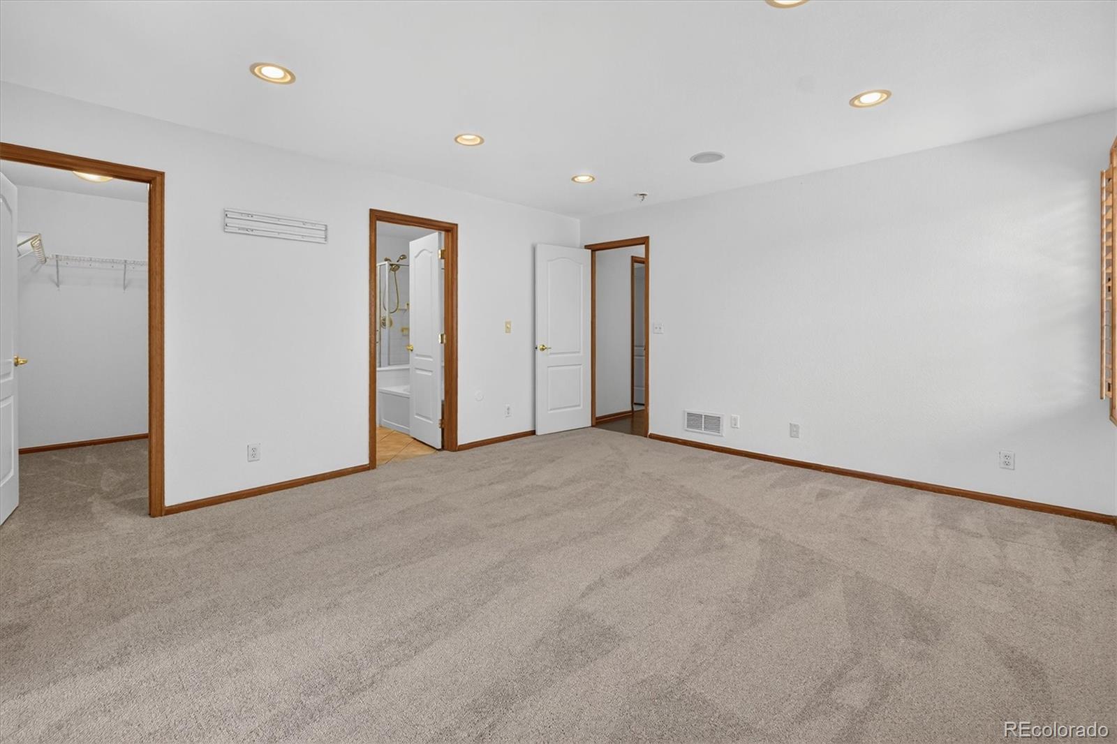 MLS Image #18 for 5531  lewiston court,denver, Colorado