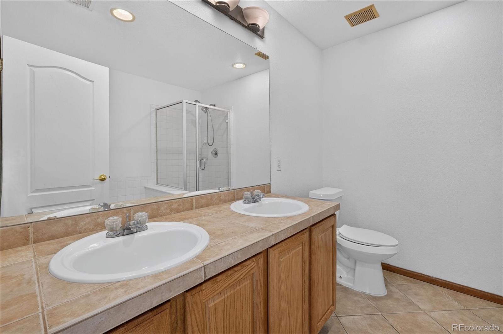 MLS Image #19 for 5531  lewiston court,denver, Colorado