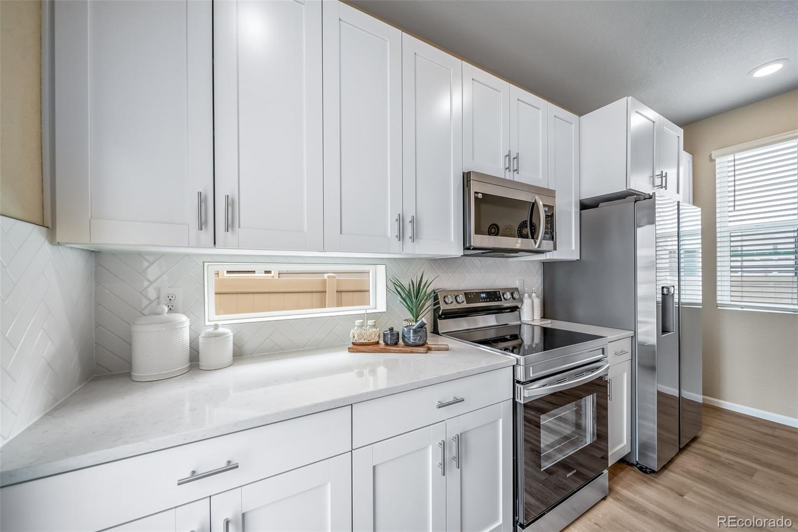 MLS Image #3 for 10054  salem court,commerce city, Colorado