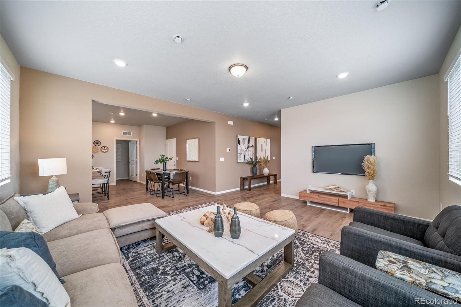 MLS Image #5 for 10054  salem court,commerce city, Colorado