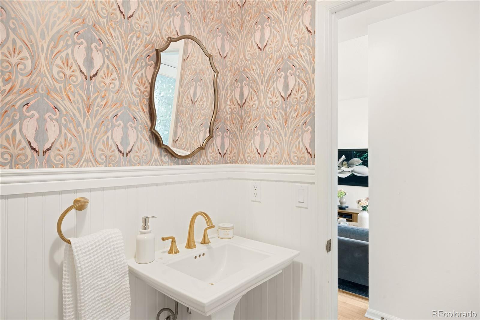 MLS Image #20 for 1131  saint paul street,denver, Colorado