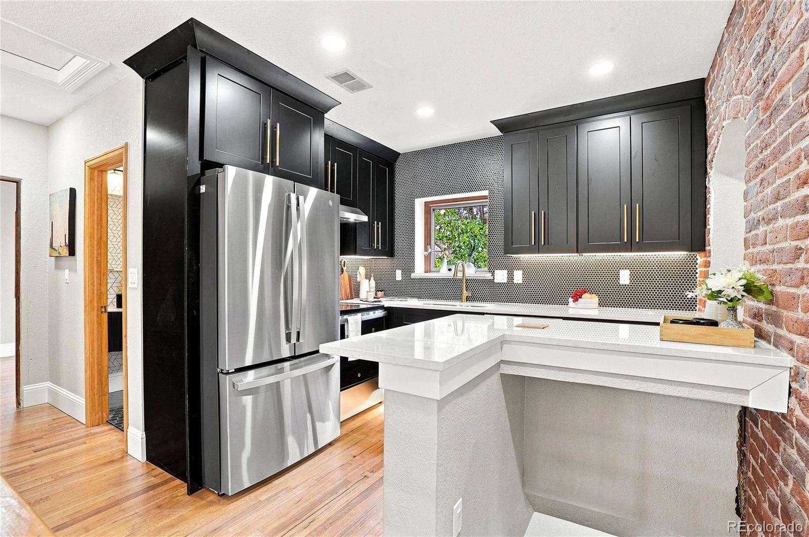 MLS Image #11 for 1534  fairfax street,denver, Colorado