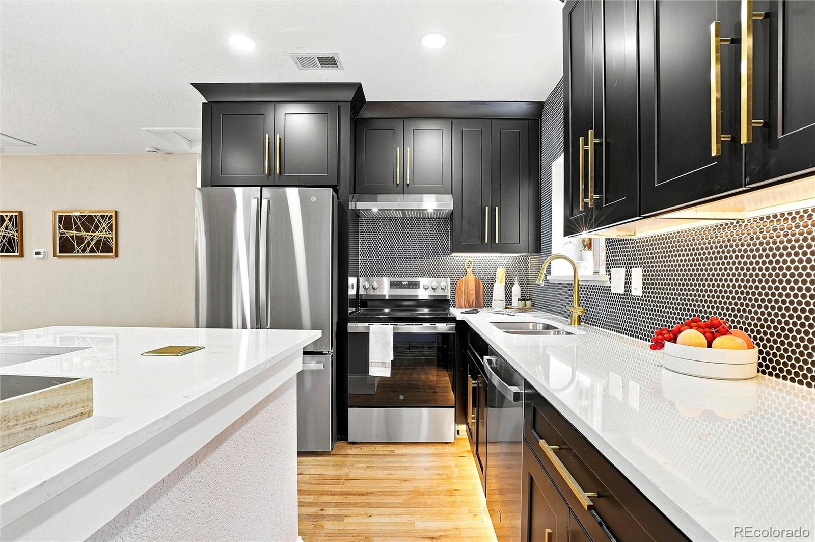 MLS Image #13 for 1534  fairfax street,denver, Colorado