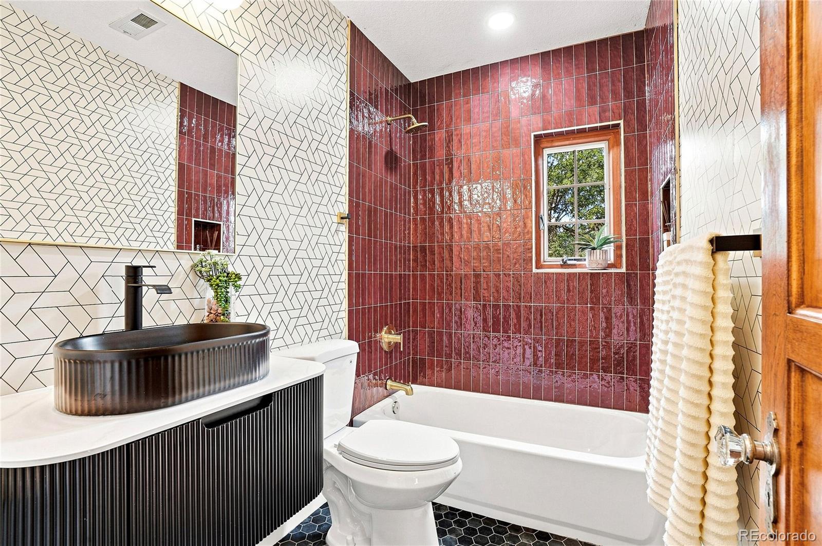 MLS Image #17 for 1534  fairfax street,denver, Colorado