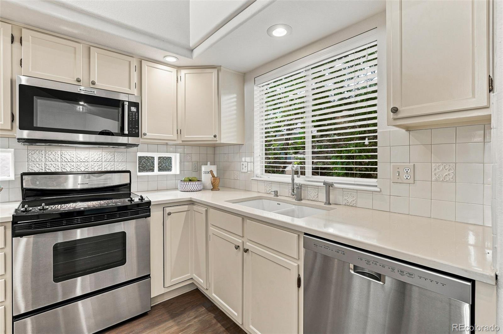 MLS Image #11 for 12471 e caspian drive,aurora, Colorado