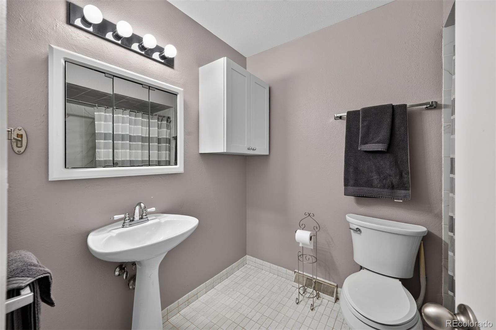 MLS Image #13 for 614 s xenon court,denver, Colorado