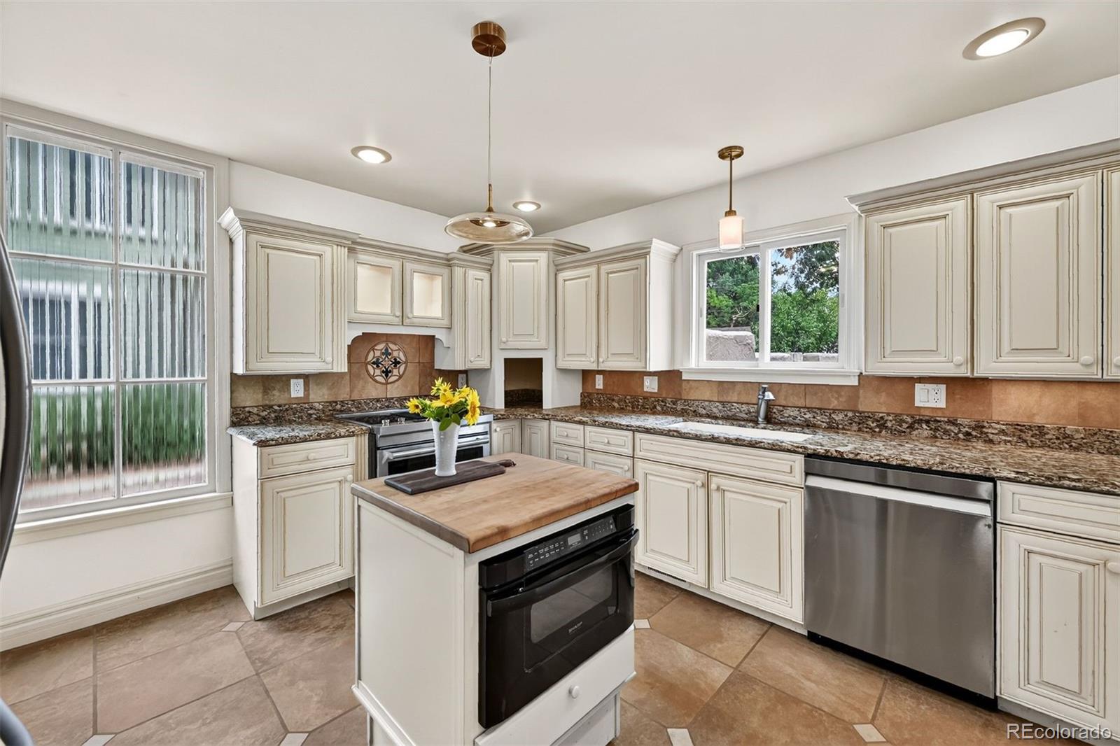 MLS Image #15 for 1623 n weber street,colorado springs, Colorado