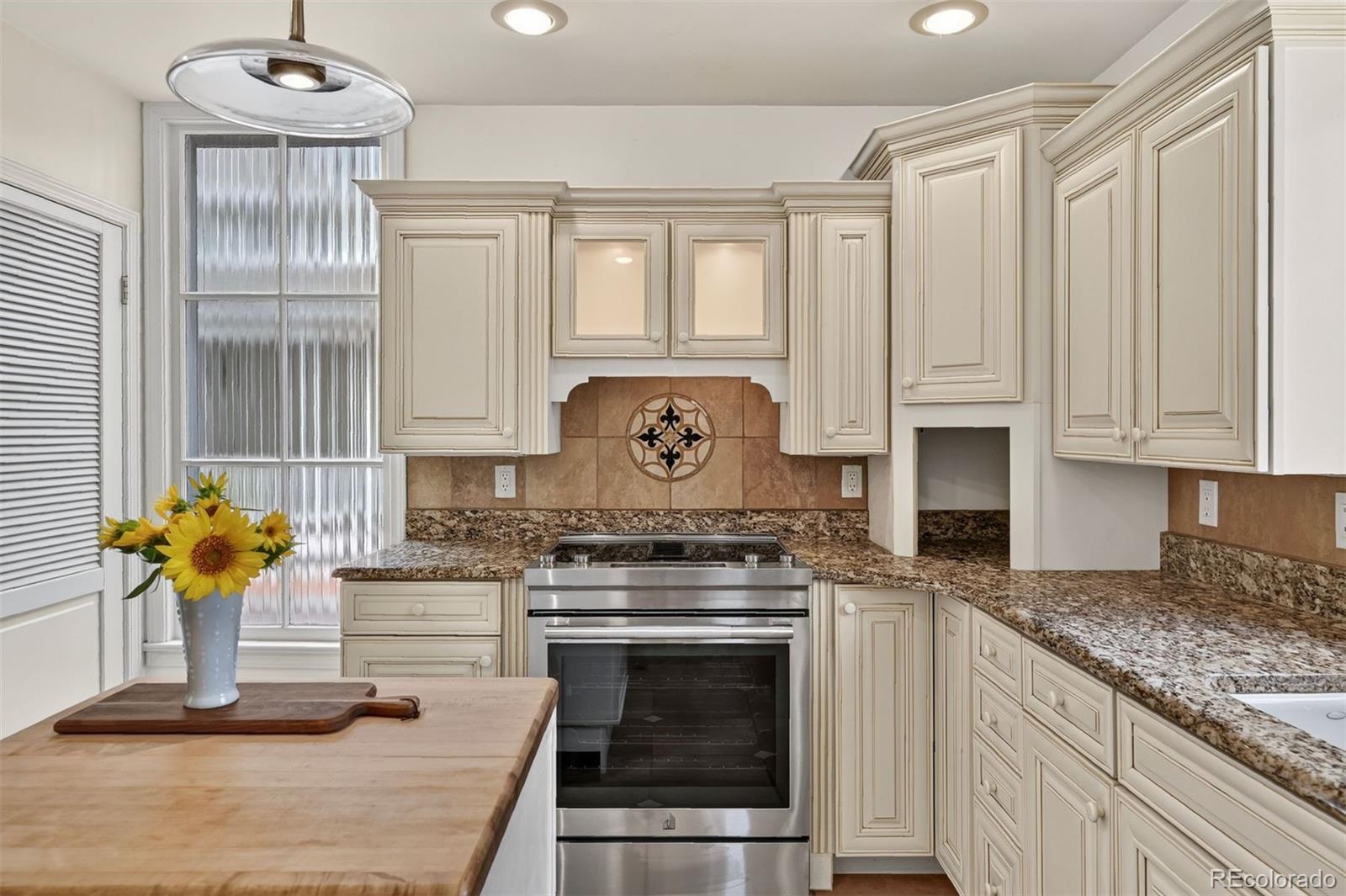 MLS Image #17 for 1623 n weber street,colorado springs, Colorado
