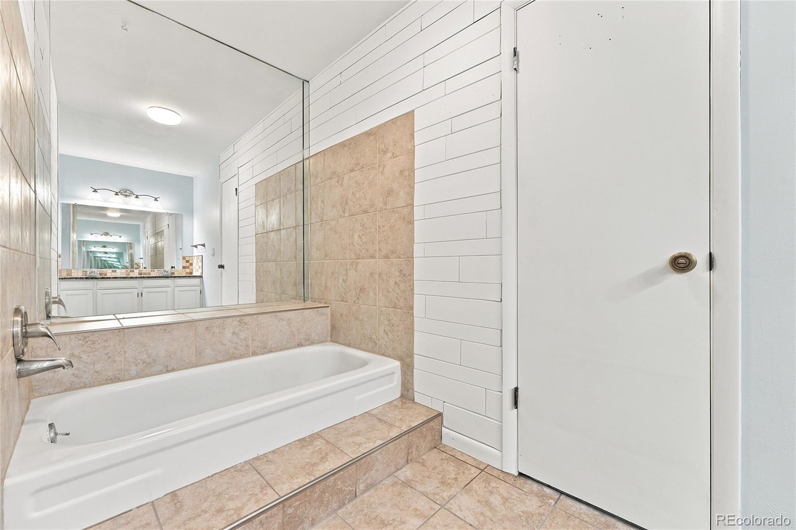 MLS Image #20 for 13941 e oxford place,aurora, Colorado