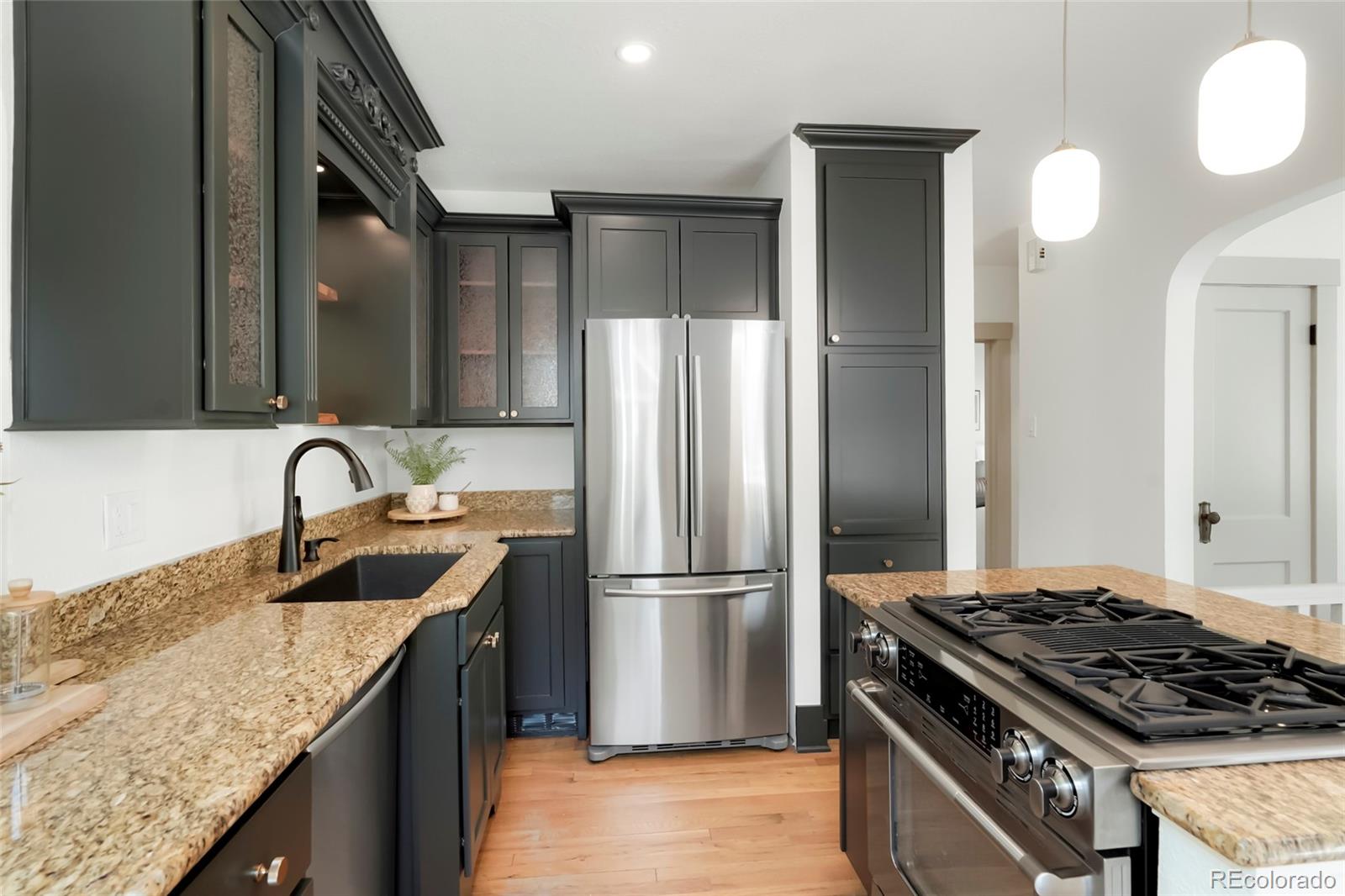 MLS Image #10 for 1337  bellaire street,denver, Colorado