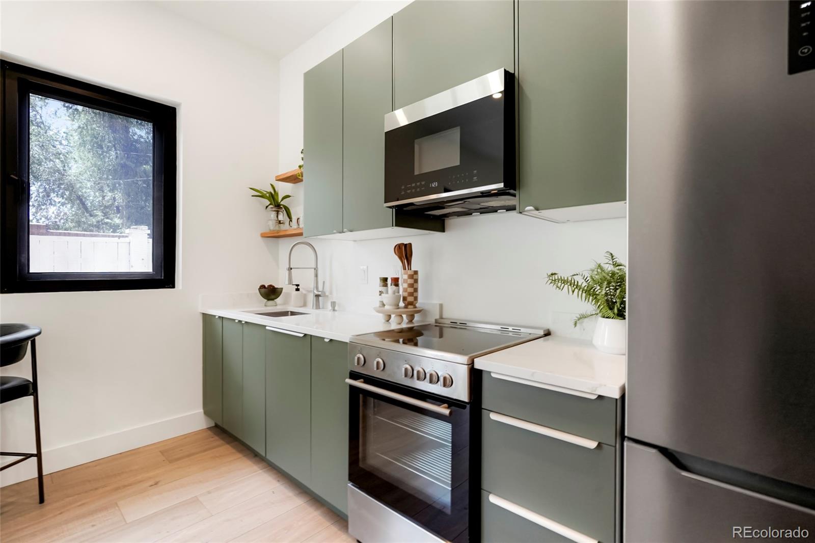 MLS Image #32 for 1337  bellaire street,denver, Colorado