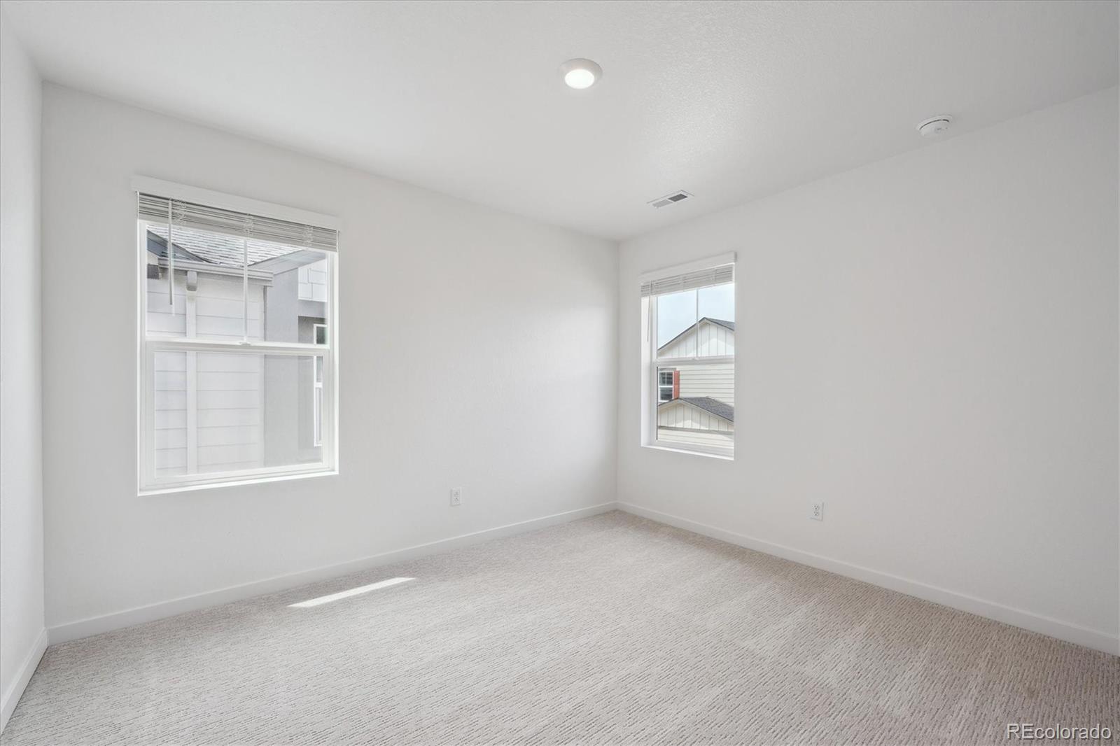MLS Image #10 for 656 n tempe street,aurora, Colorado