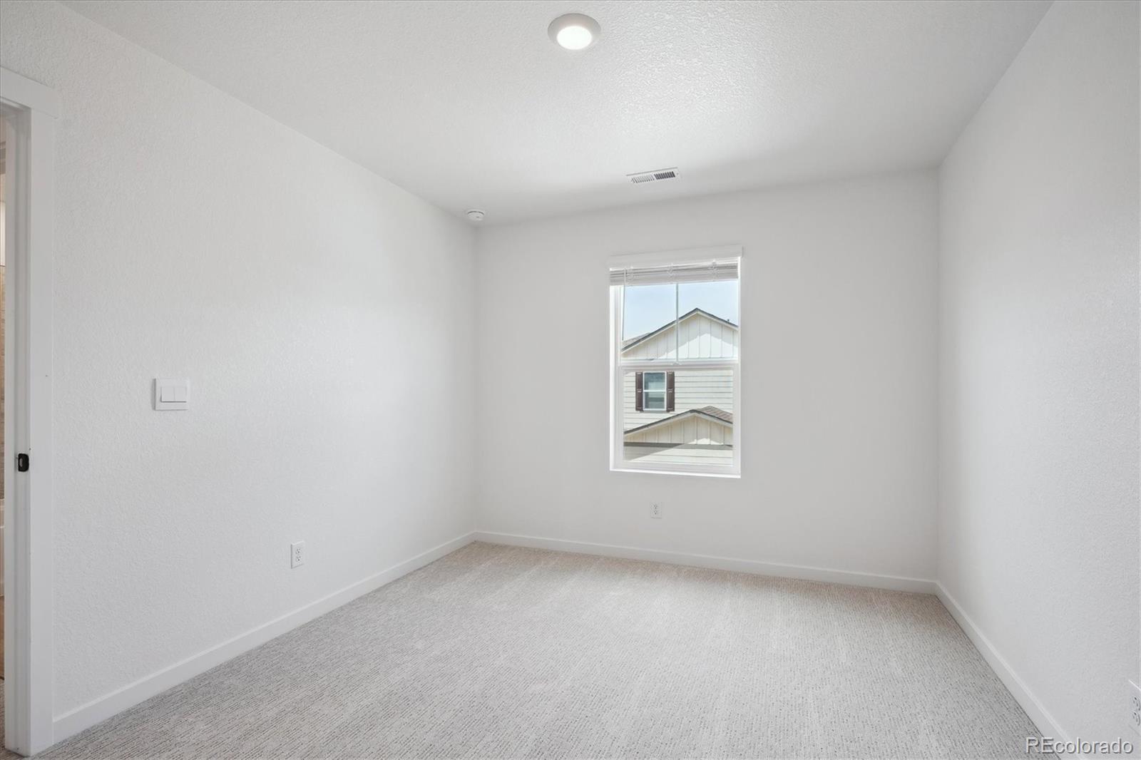 MLS Image #6 for 656 n tempe street,aurora, Colorado