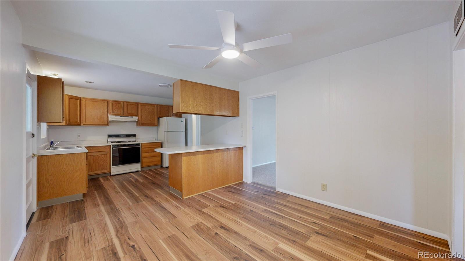 MLS Image #11 for 820  tucson street,aurora, Colorado