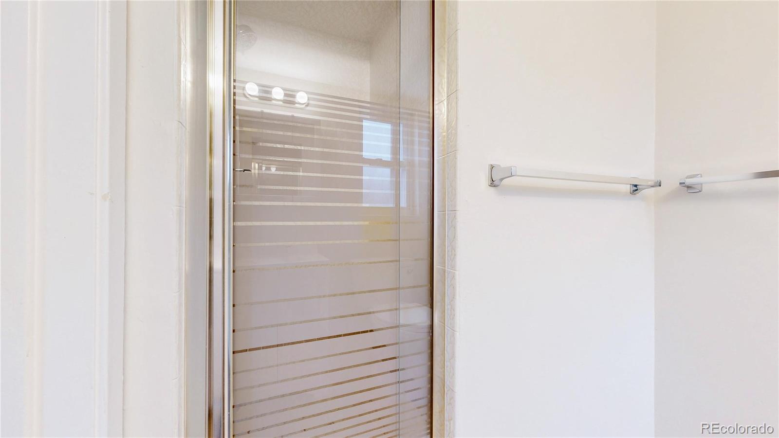 MLS Image #19 for 820  tucson street,aurora, Colorado