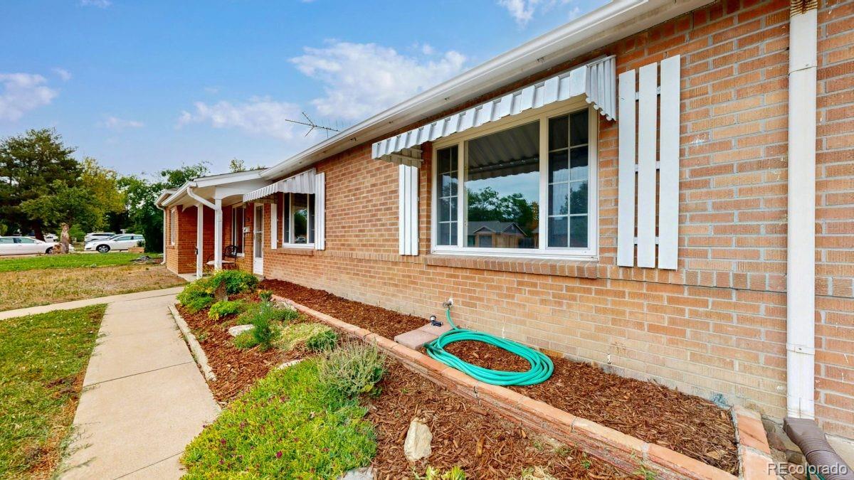 MLS Image #2 for 820  tucson street,aurora, Colorado