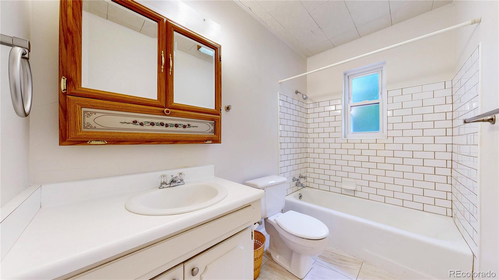 MLS Image #22 for 820  tucson street,aurora, Colorado