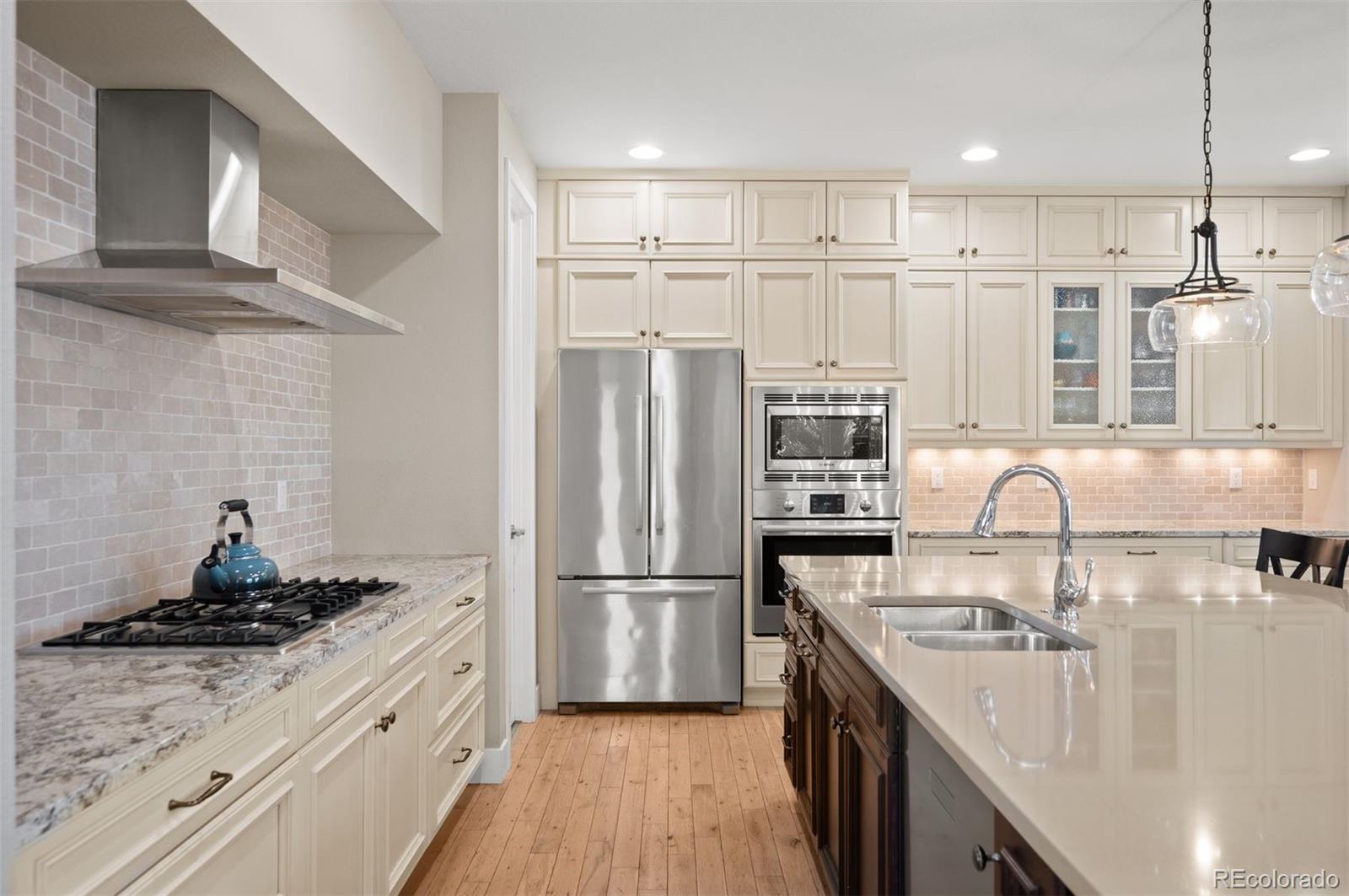 MLS Image #10 for 7945 e prairie meadow drive,denver, Colorado