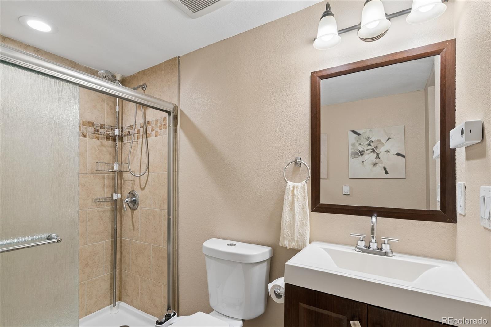 MLS Image #10 for 805 s estes street,denver, Colorado