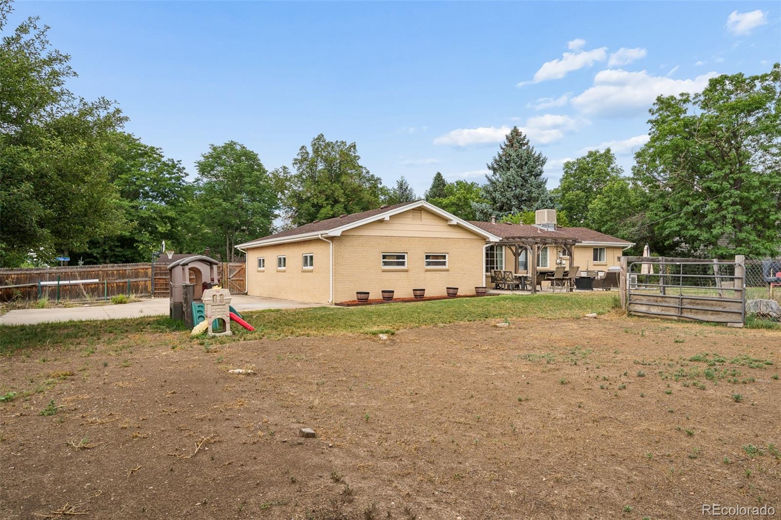MLS Image #23 for 805 s estes street,denver, Colorado